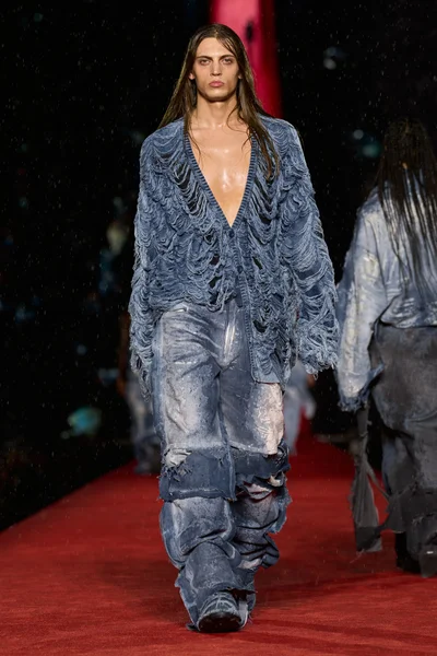 Look 17